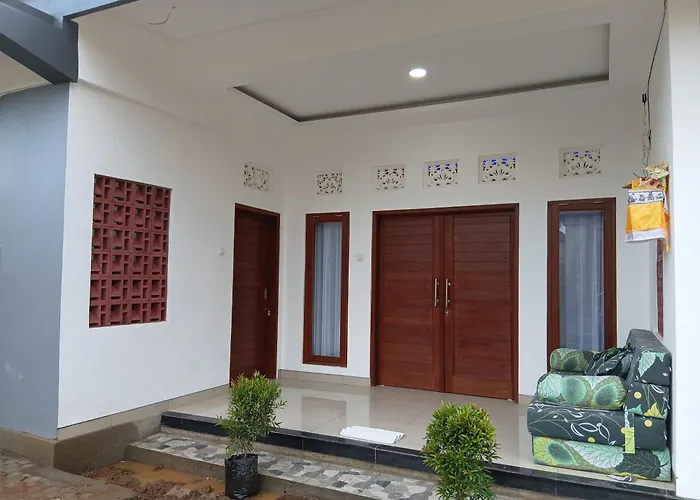 アパート Padmasari House