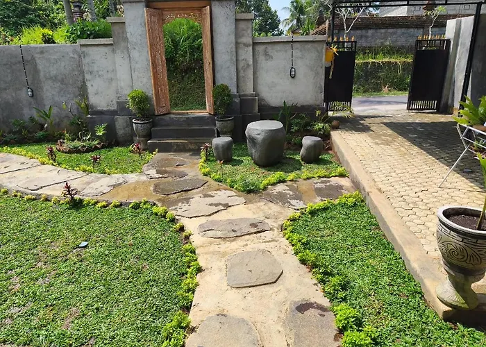 Padmasari House アパート テガララン